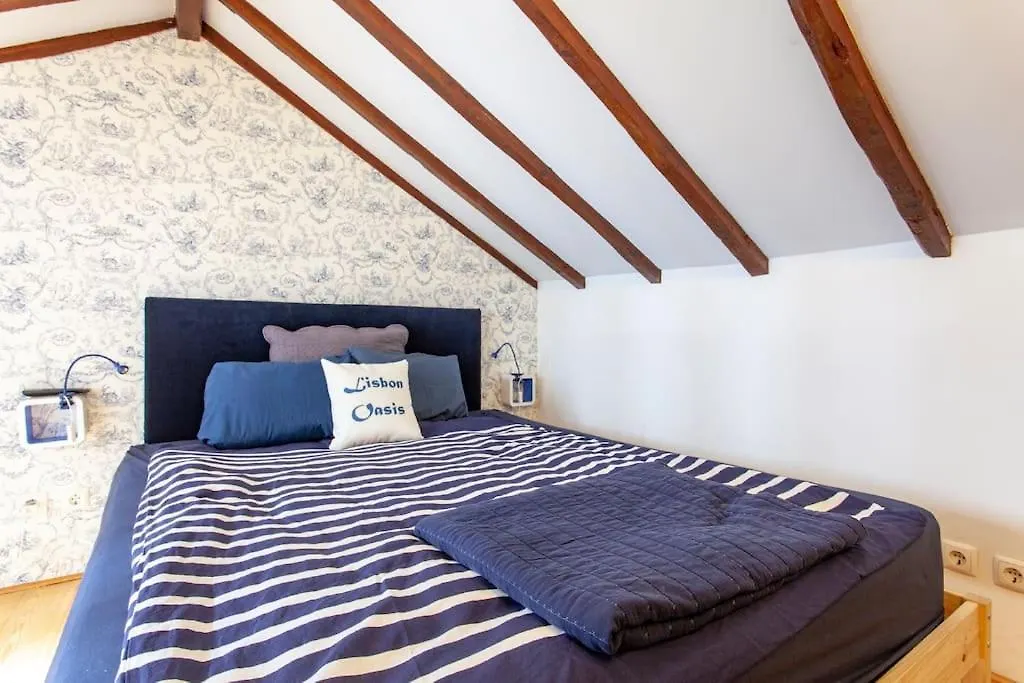 Mouraria I, Eco-Duplex, French Balcony & Smart Check-In Apartment Lisbon