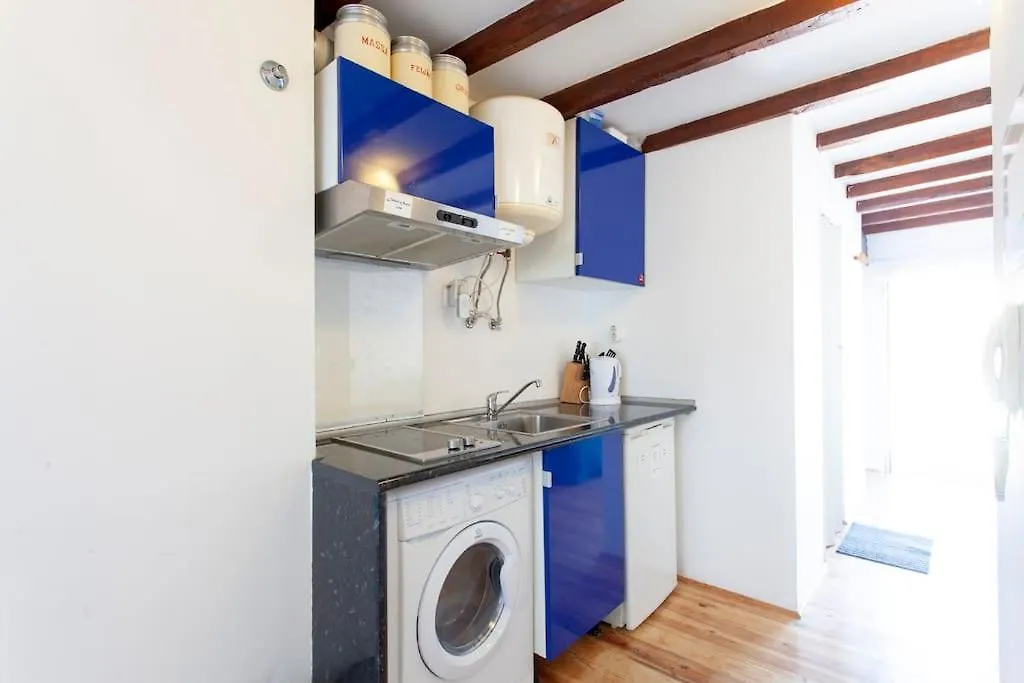 Mouraria I, Eco-Duplex, French Balcony & Smart Check-In Apartment Lisbon