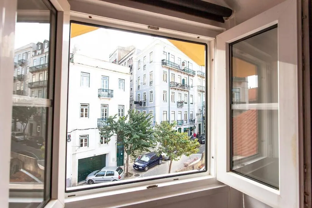 Mouraria I, Eco-Duplex, French Balcony & Smart Check-In Apartment Lisbon